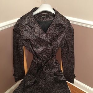 DKNY LEOPARD STYLE WOMAN’s 3/4 OK length Rain Coat